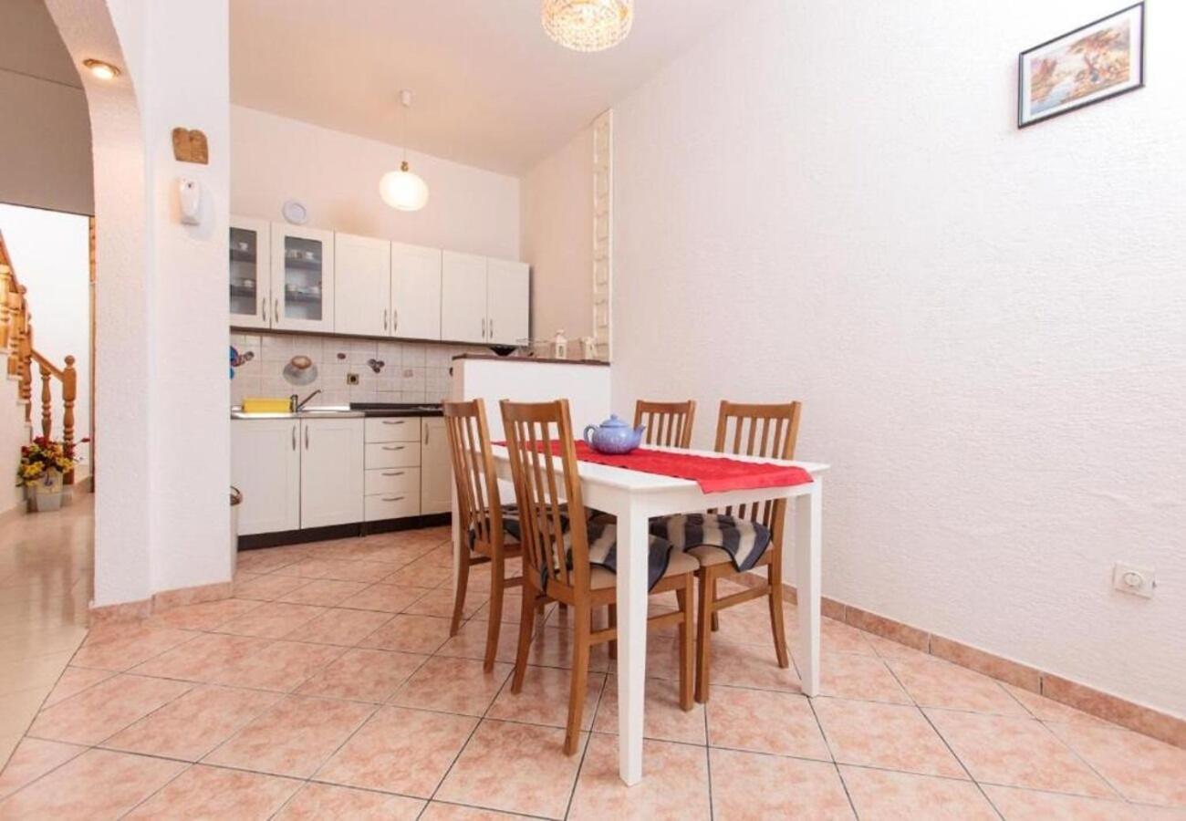 Apartment Knez 1 - 50 M From Beach ポドストラナ エクステリア 写真
